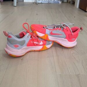 Kids basketball shoes